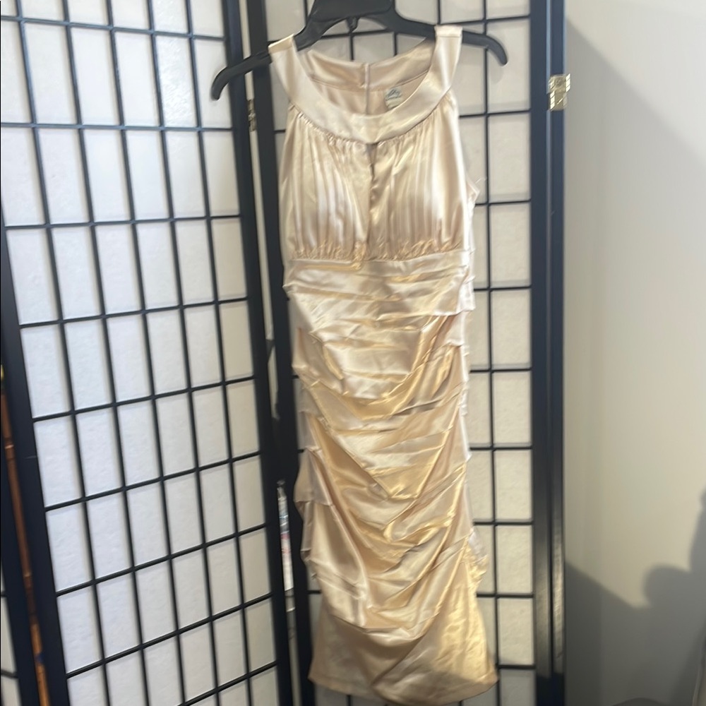 Elegant Cream Sleeveless Dress